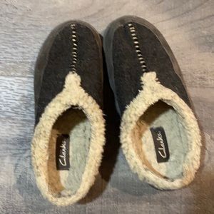 Clarks house slippers